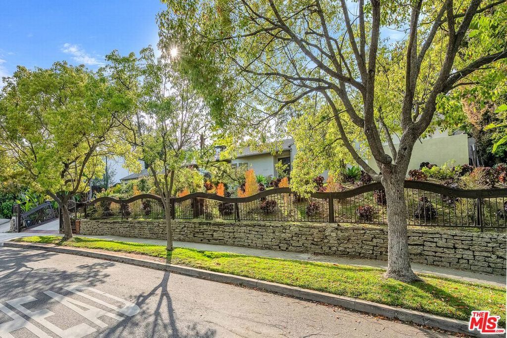 Photo of Listing #25575609