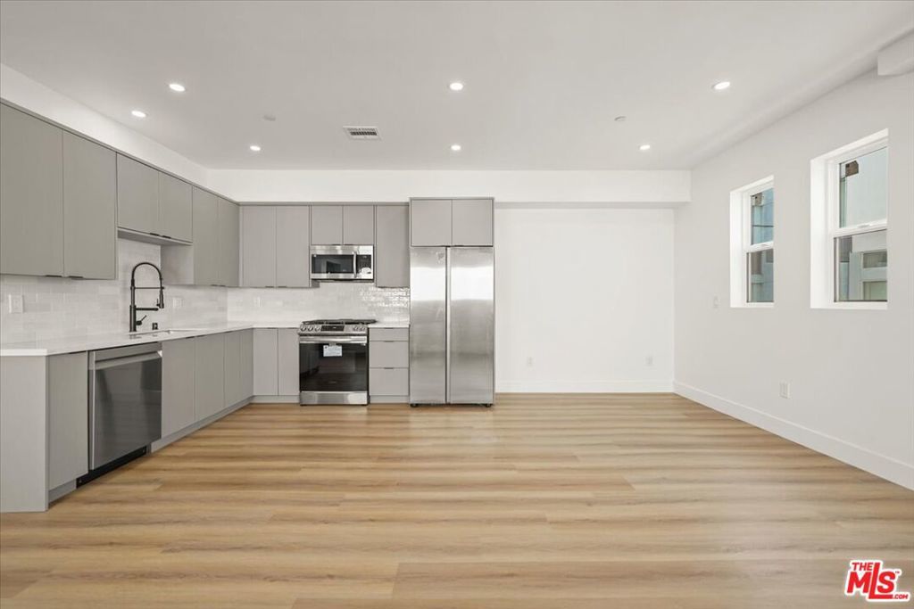 Photo of Listing #25576797