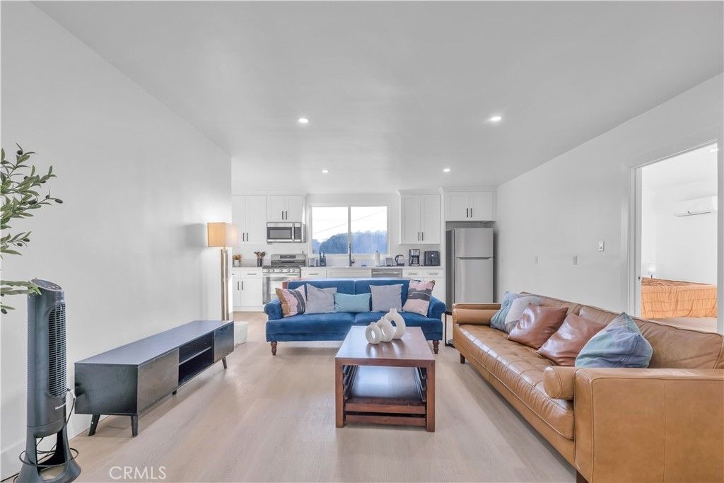 3115 Arvia Street # 1b, Los Angeles