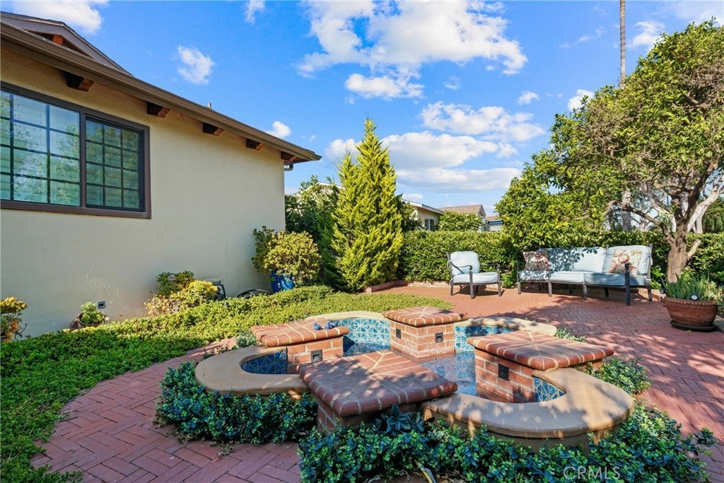 Photo of Listing #SB25182994