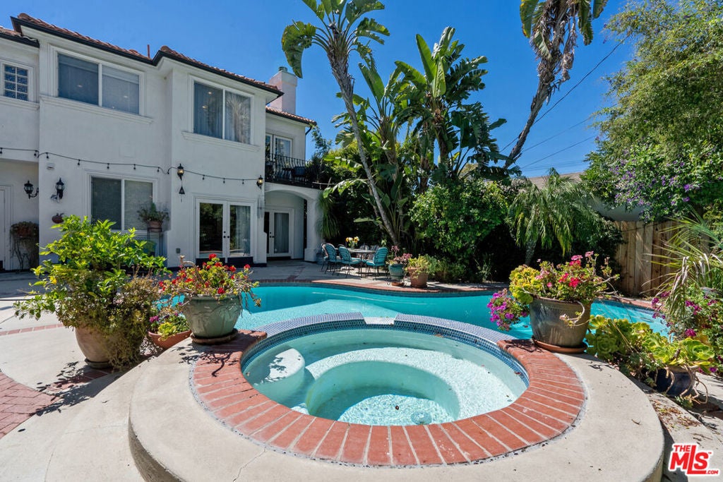 Photo of Listing #25578339