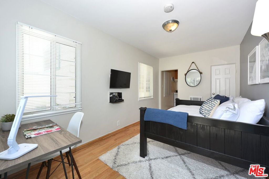 Photo of Listing #25579045