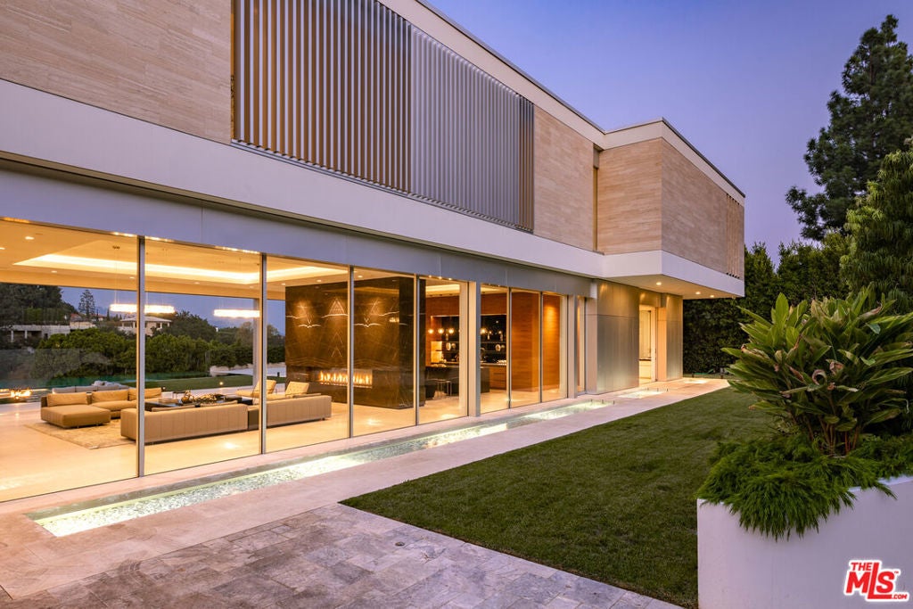 Photo of Listing #25579989