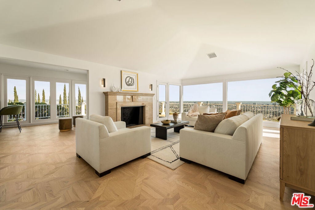 Photo of Listing #25580091