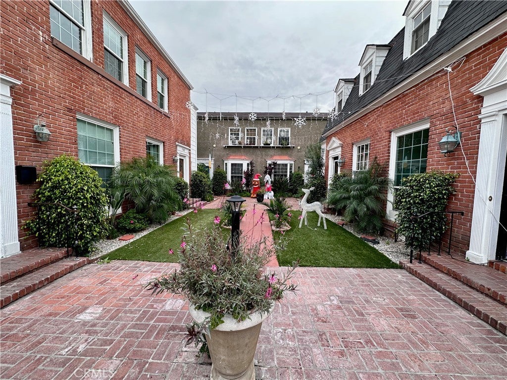 Photo of Listing #SR25188632