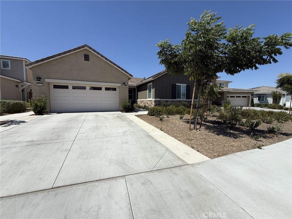 Photo of Listing #IV25189110