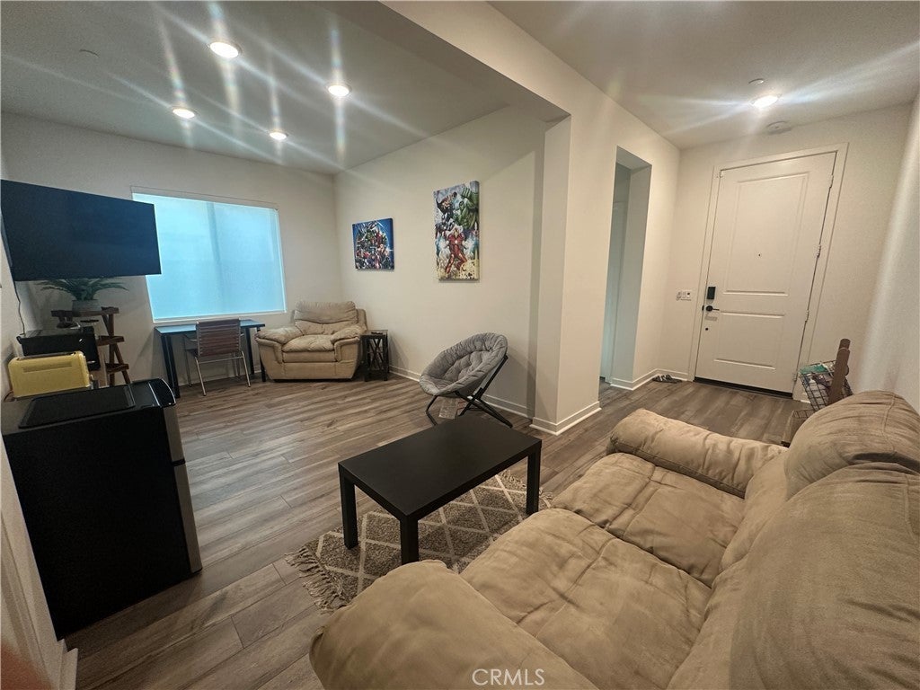 Photo of Listing #OC25188633