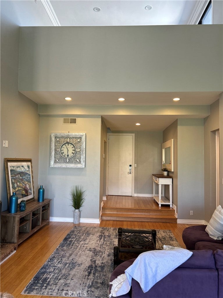 Photo of Listing #OC25188090