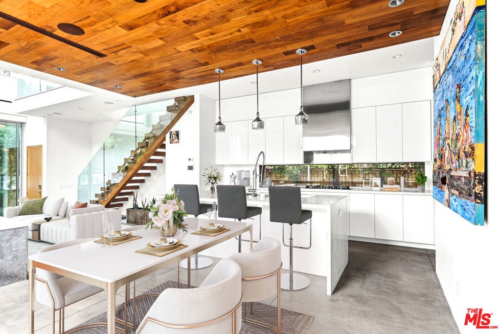 Photo of Listing #25581683