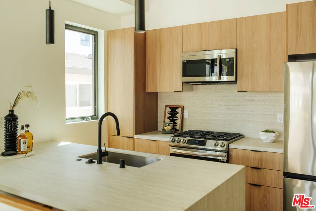 Photo of Listing #25582131