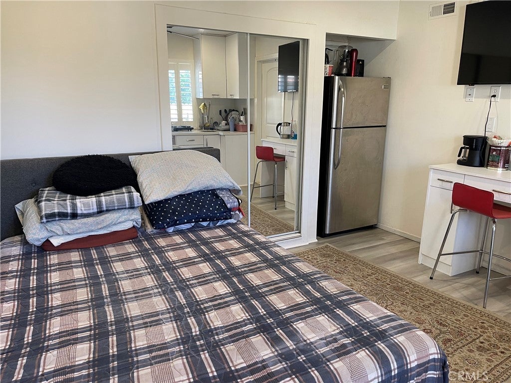 Photo of Listing #SR25189499