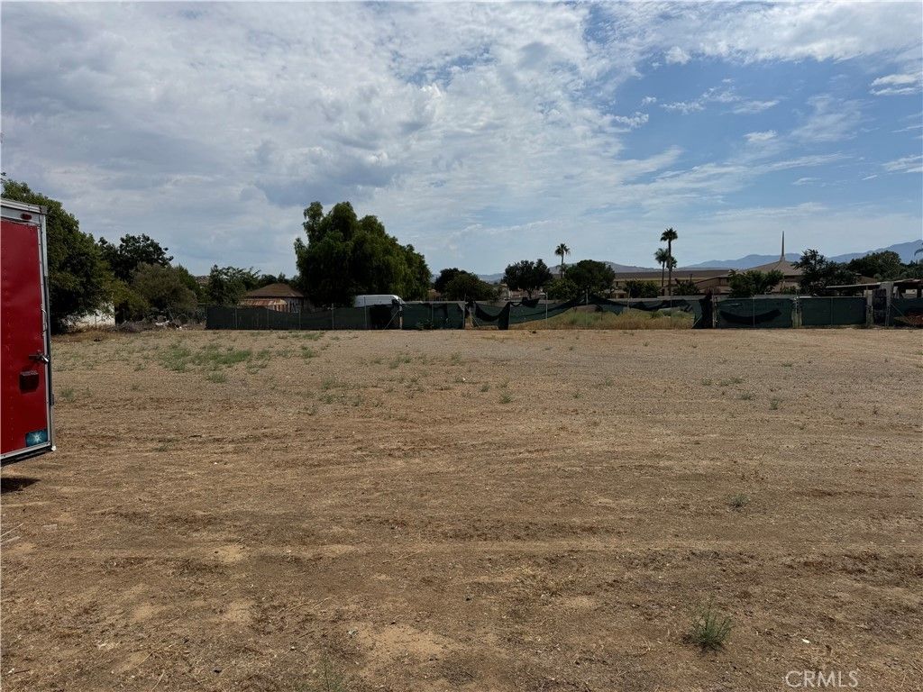 5995 La Sierra Avenue, Riverside