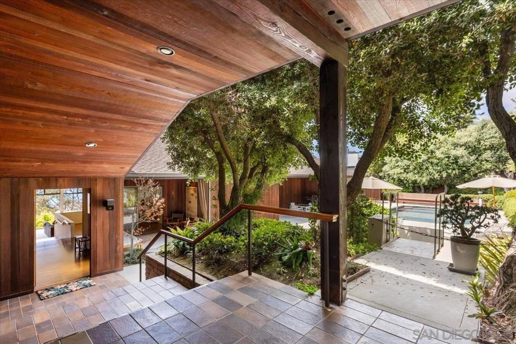 8496 Westway Dr, La Jolla