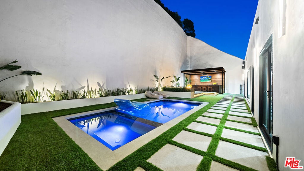 Photo of Listing #25583285