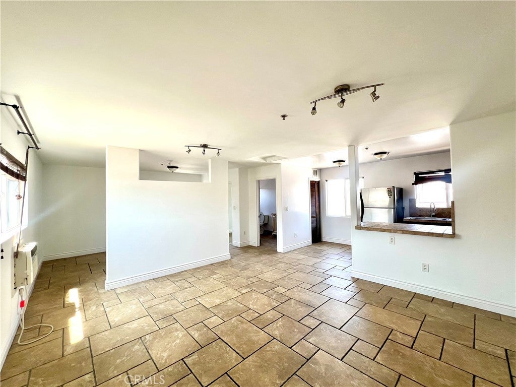 Photo of Listing #SR25192195