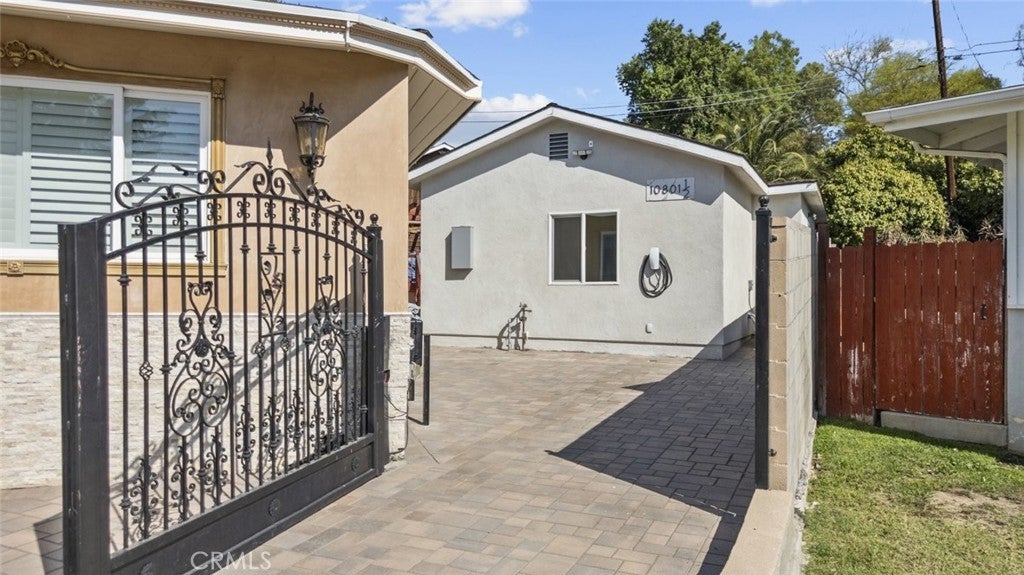 Photo of Listing #SR25192366