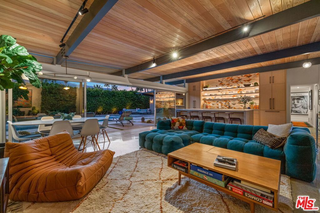 Photo of Listing #25583377