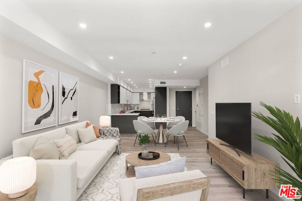 Photo of Listing #25583805