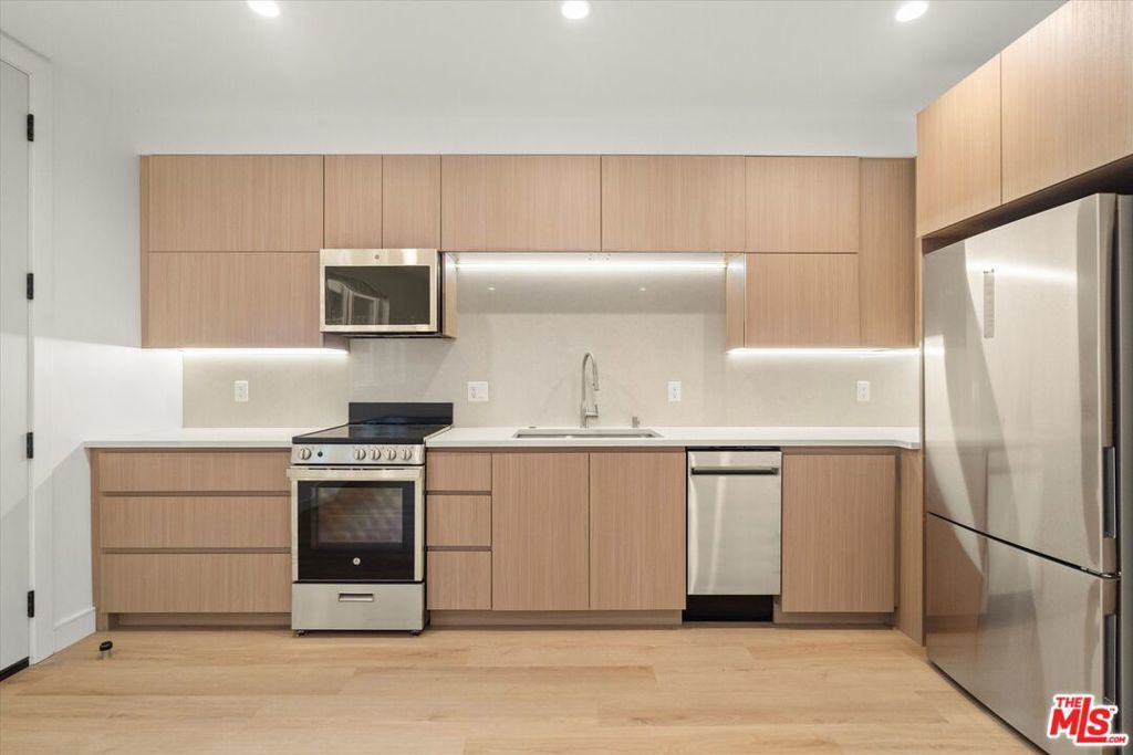 Photo of Listing #25583853