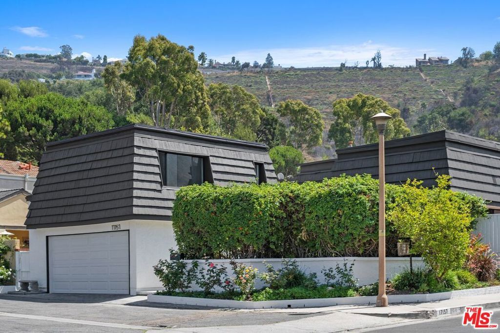 Photo of Listing #25584219