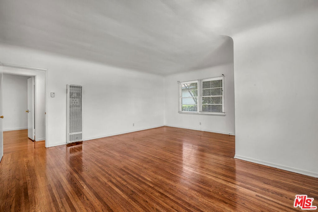 Photo of Listing #25584271