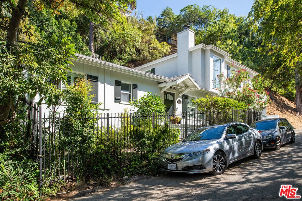 Photo of Listing #25585205