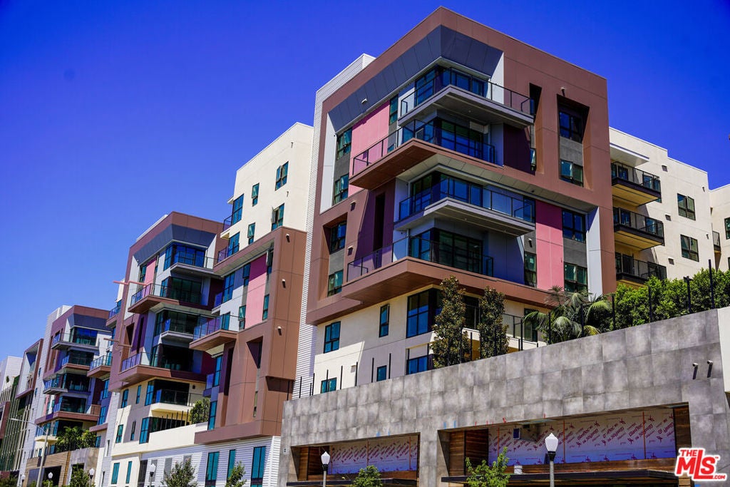 Photo of Listing #25585733