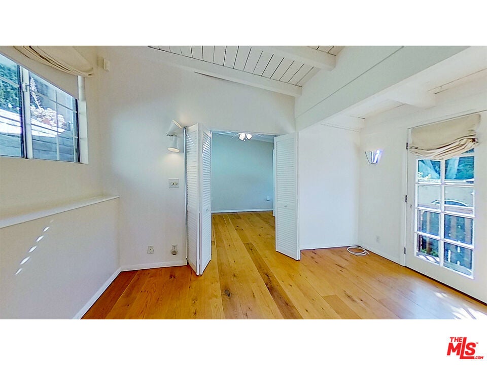 Photo of Listing #25585689