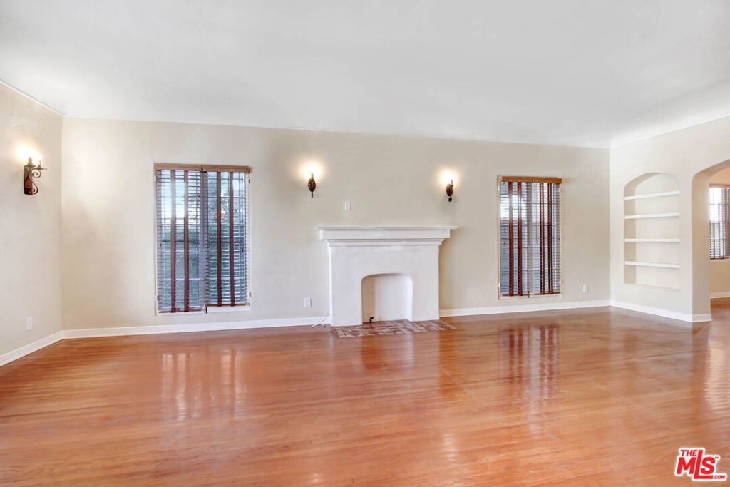 Photo of Listing #25587229