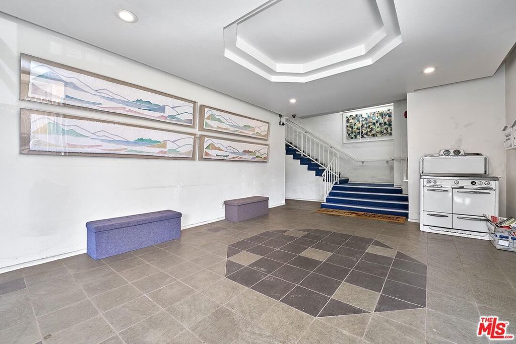 Photo of Listing #25588355