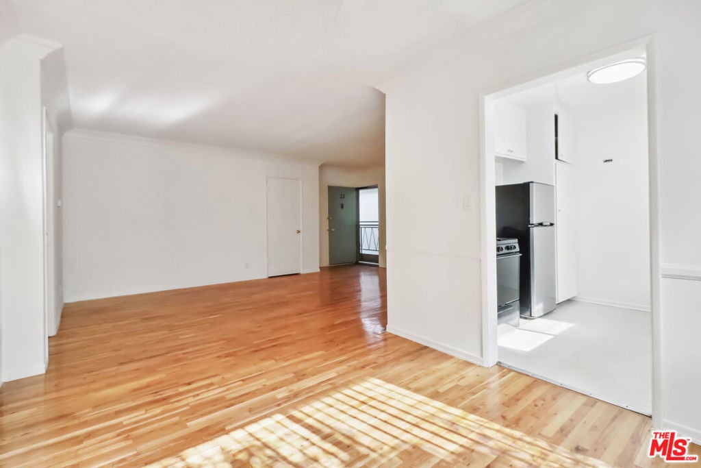 Photo of Listing #25587403