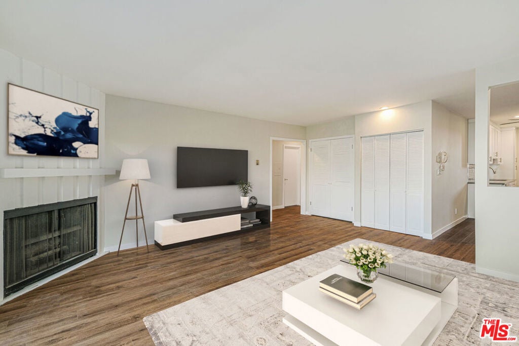 Photo of Listing #25589223