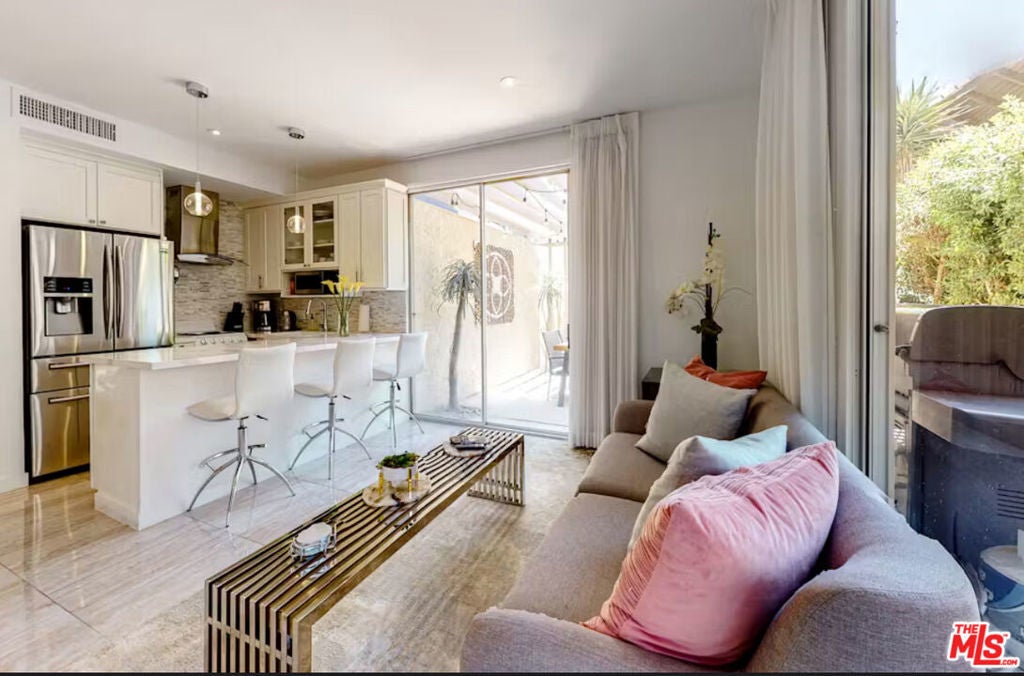 Photo of Listing #25590019