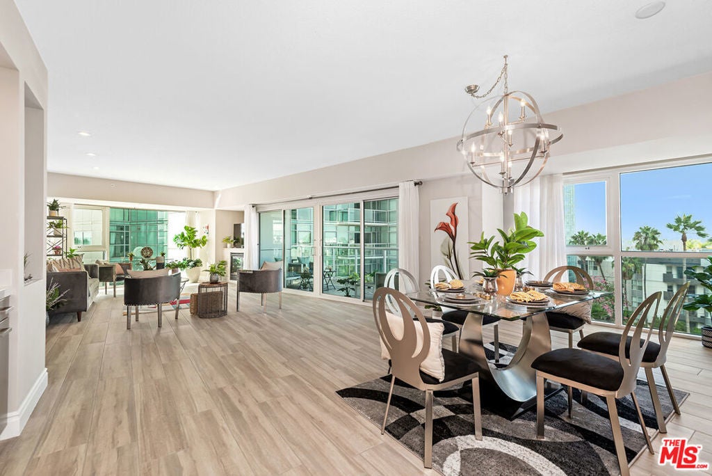 Photo of Listing #25588985