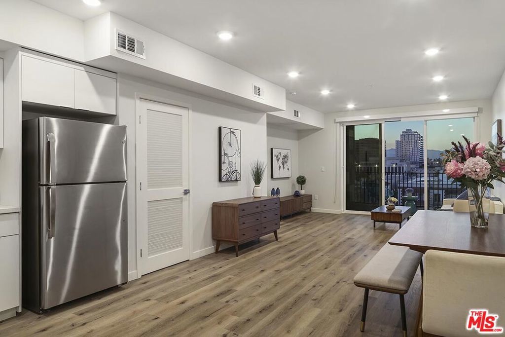 Photo of Listing #25590593