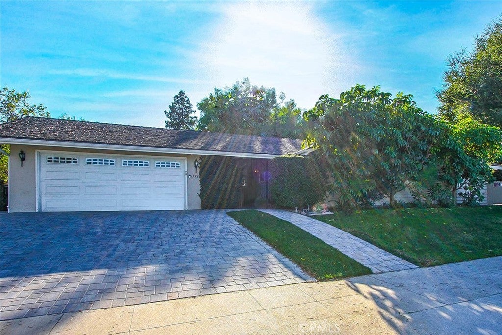 Photo of Listing #SR25214162