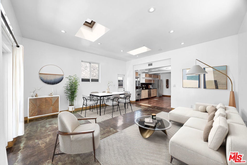 Photo of Listing #25589827