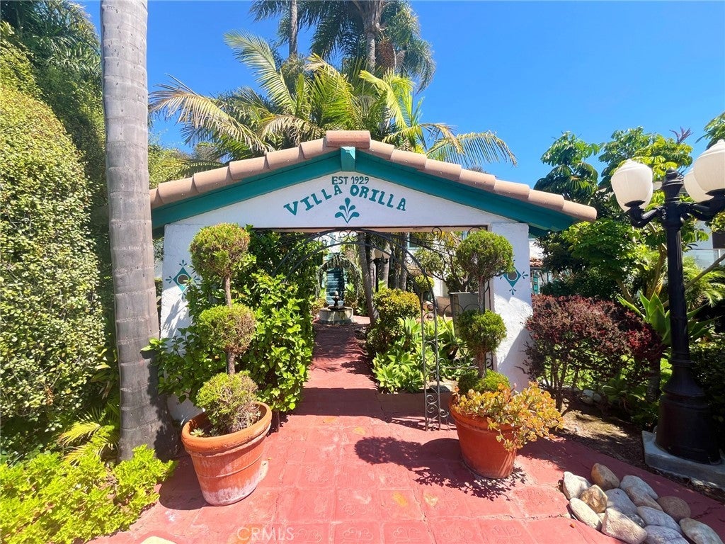 Photo of Listing #SR25215799