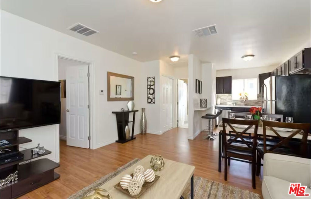 Photo of Listing #25590731