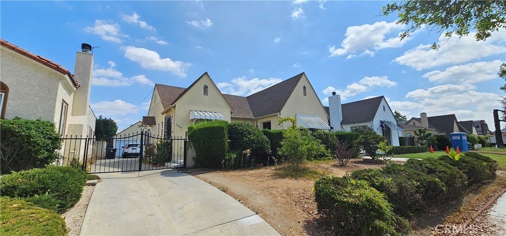 Photo of Listing #IV25216763