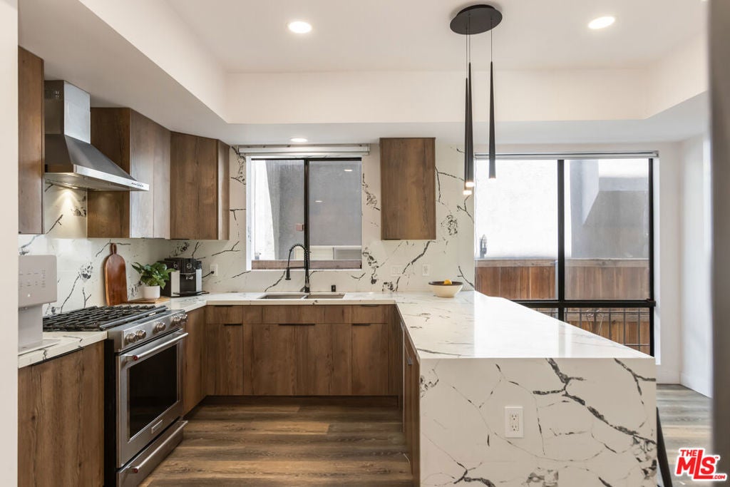 Photo of Listing #25591811