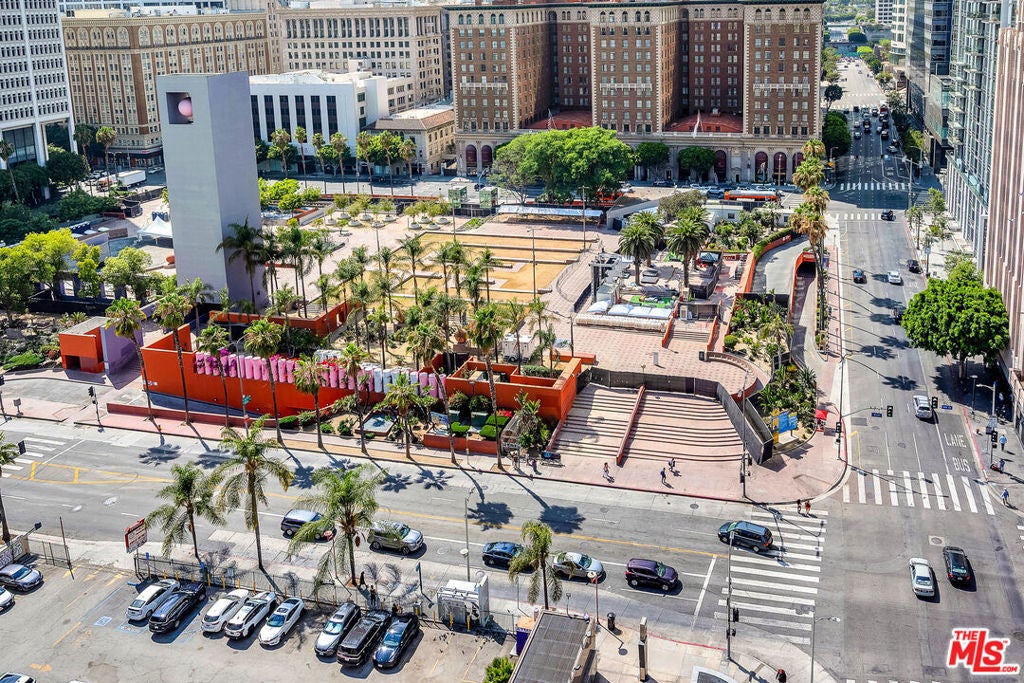 Photo of Listing #25592641