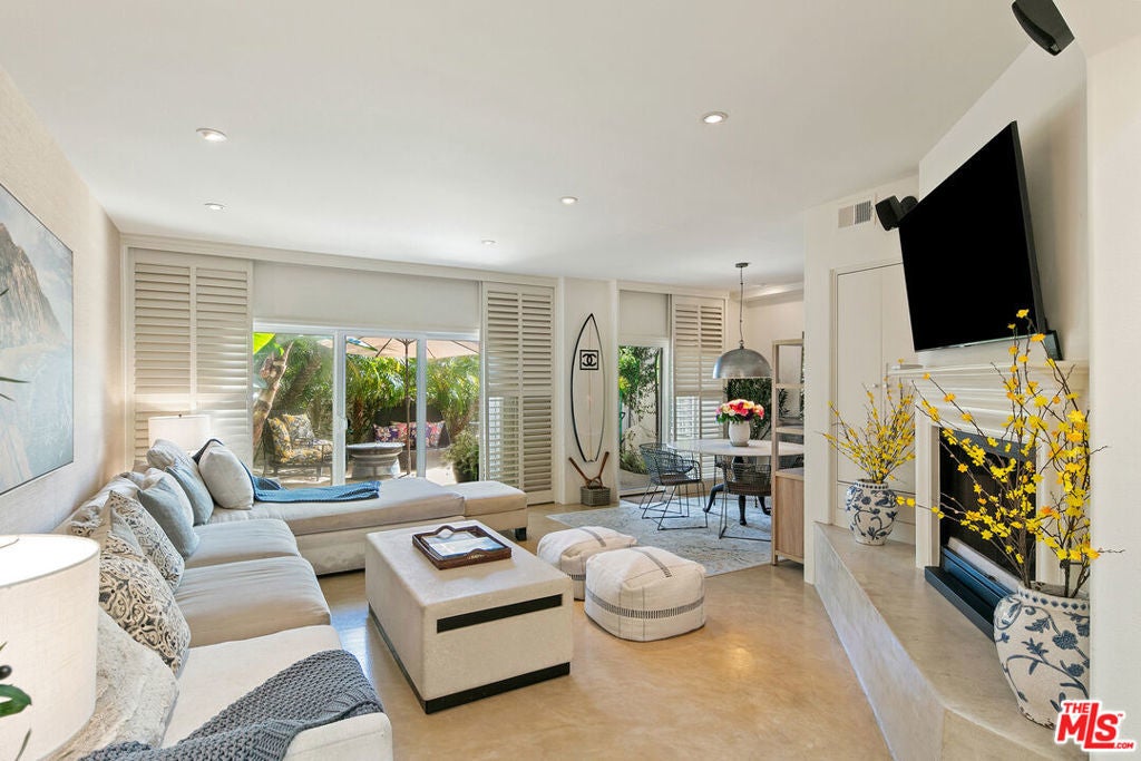 Photo of Listing #25592673