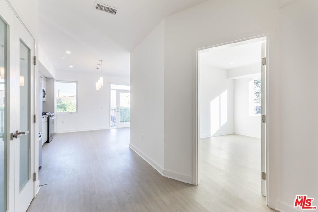 Photo of Listing #25592761