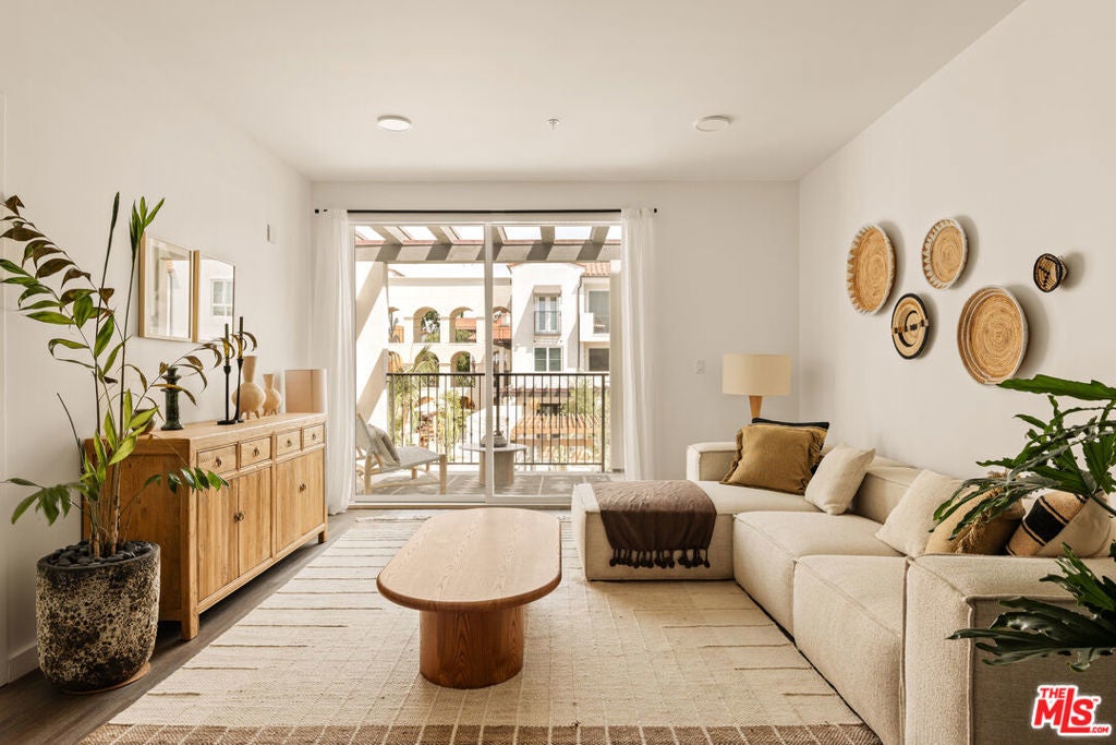 Photo of Listing #25592695