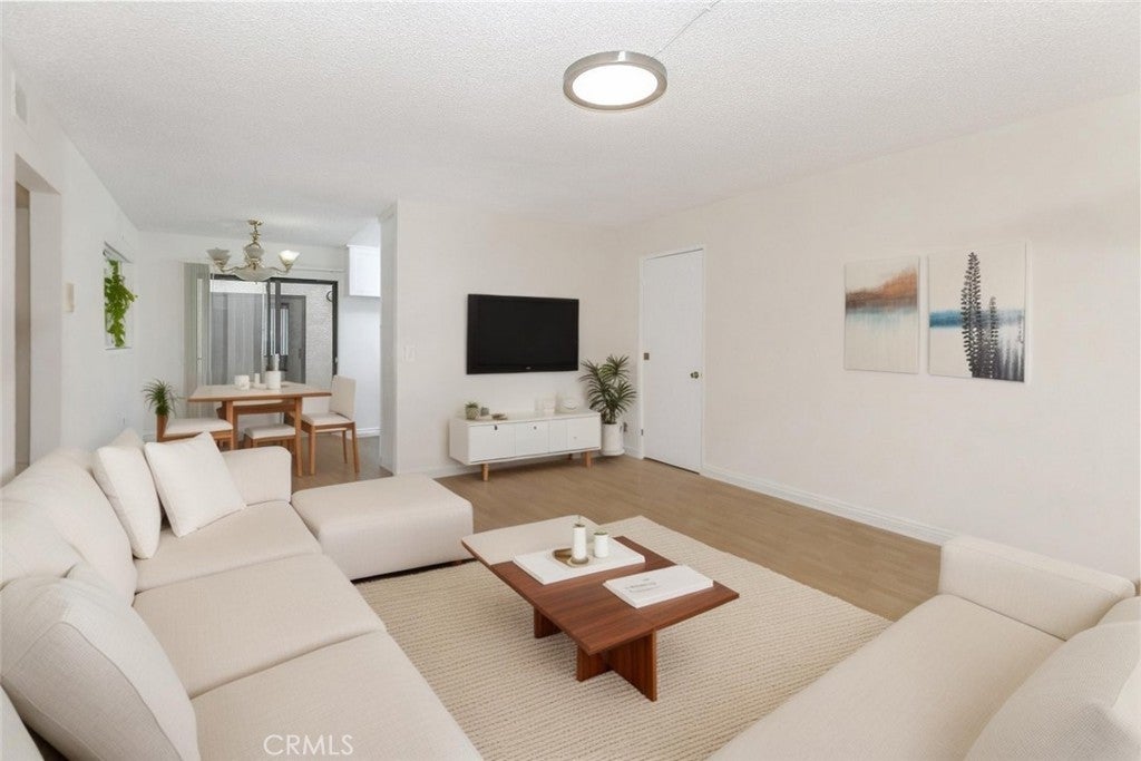 Photo of Listing #SR25219287