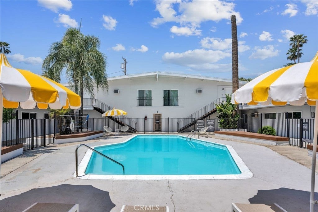 Photo of Listing #IV25218561