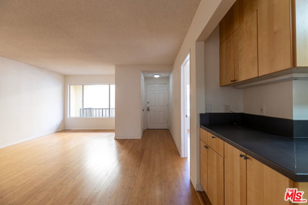 Photo of Listing #25594057