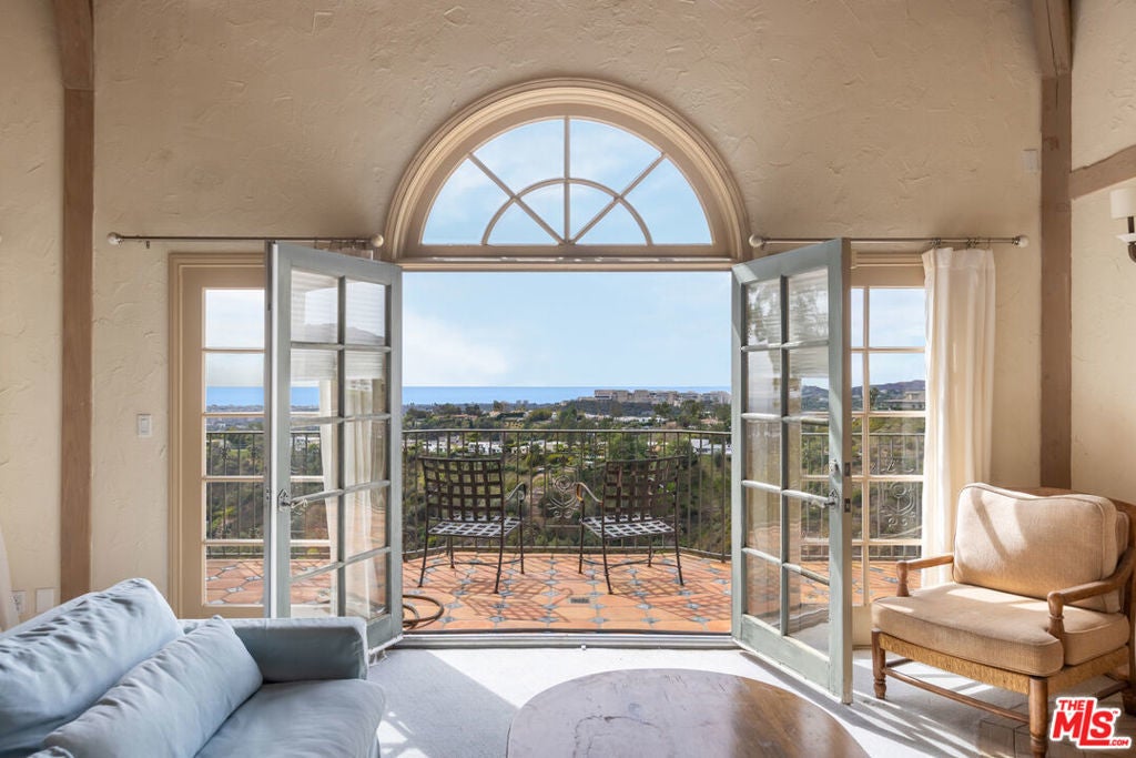 Photo of Listing #25594259