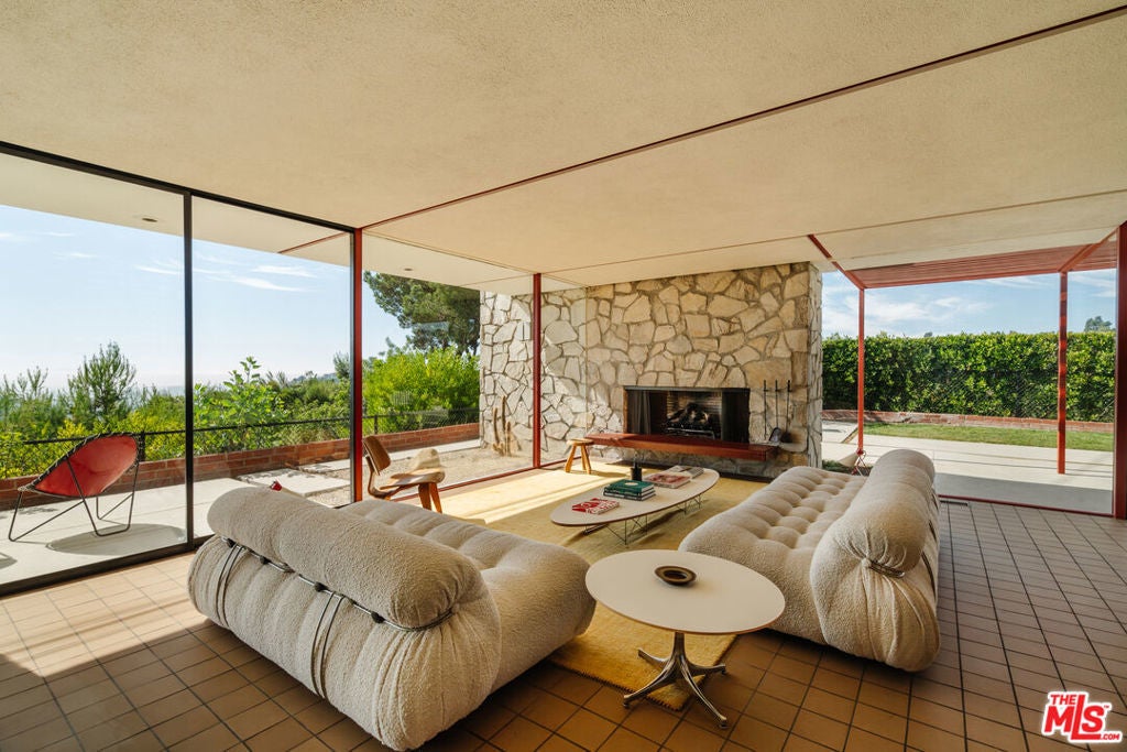 Photo of Listing #25594027